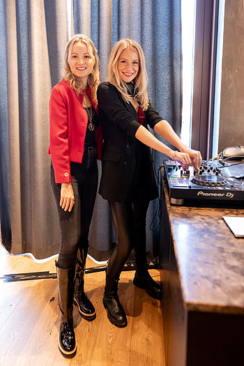 Vanessa Eichholz, Sandra Greiner (©Foto: Matthias Rüby)
